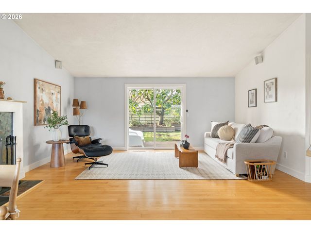 12354 Sw WINTER LAKE Dr, Tigard, OR 97223