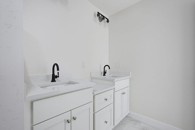 62 Noonan St 62, Mansfield, MA 02048