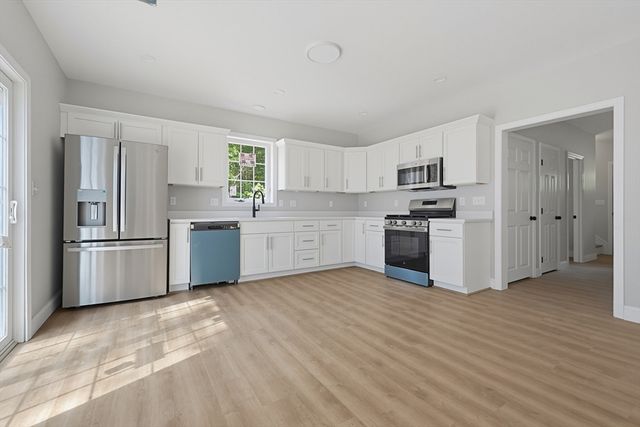 62 Noonan St 62, Mansfield, MA 02048