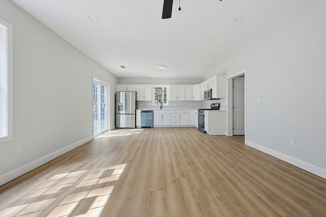 62 Noonan St 62, Mansfield, MA 02048