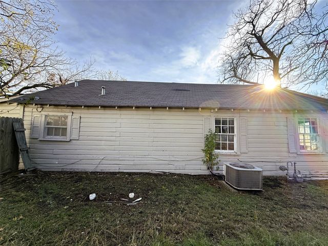 402 W 4th Street 1, Kaufman, TX 75142