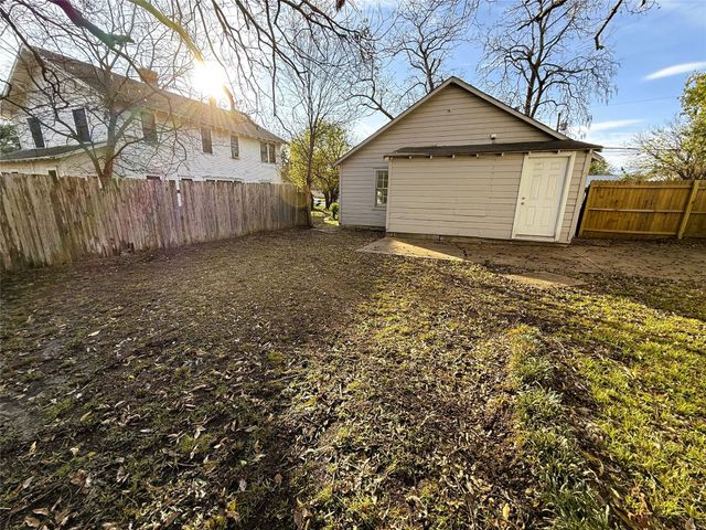 402 W 4th Street 1, Kaufman, TX 75142