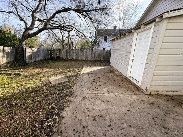 402 W 4th Street 1, Kaufman, TX 75142