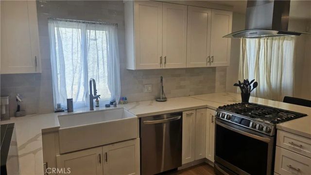 18333 Hatteras St 68, Tarzana, CA 91356