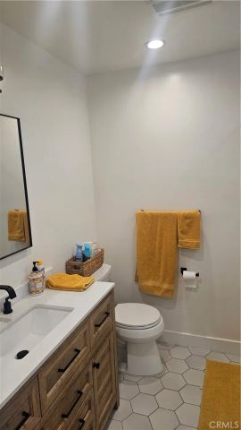 18333 Hatteras St 68, Tarzana, CA 91356