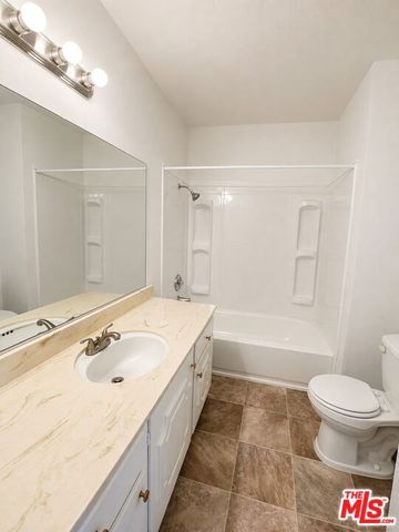 10206 Oklahoma Avenue G, Chatsworth (los Angeles), CA 91311