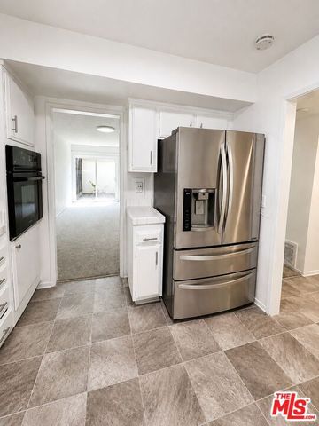 10206 Oklahoma Avenue G, Chatsworth (los Angeles), CA 91311
