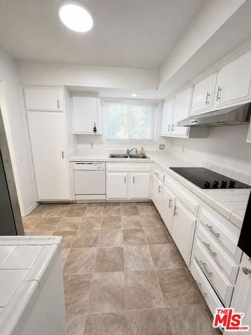 10206 Oklahoma Avenue G, Chatsworth (los Angeles), CA 91311