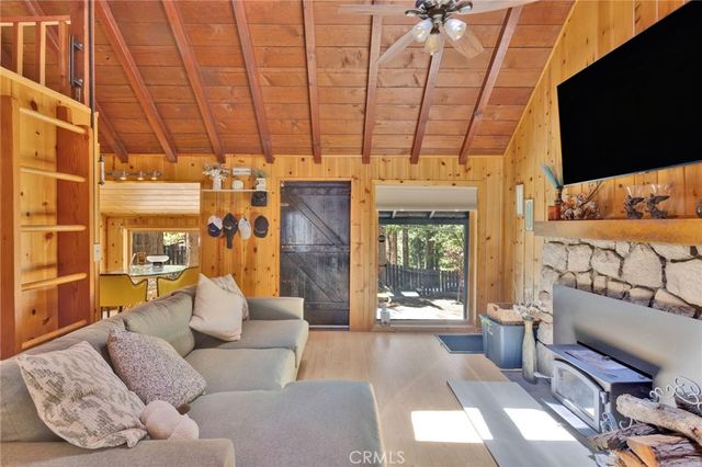 31701 Christmas Tree, Running Springs, CA 92382