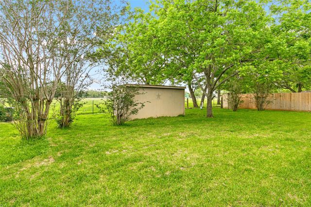 1432 Camellia Street, Sweeny, TX 77480