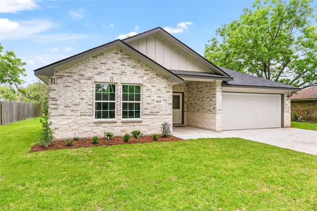 1432 Camellia Street, Sweeny, TX 77480