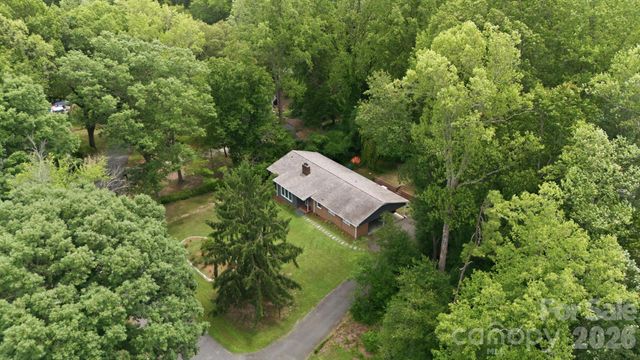 138 Circle Drive, Thomasville, NC 27360