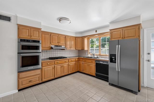 835 Shore Acres Drive, Mamaroneck, NY 10543
