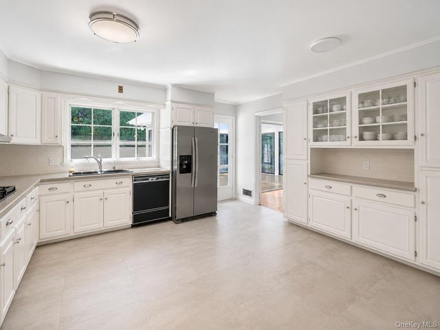 835 Shore Acres Drive, Mamaroneck, NY 10543
