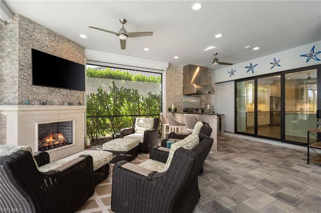 3298 Belon LN, Naples, FL 34114