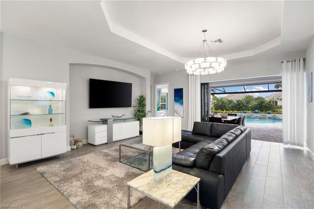 3298 Belon LN, Naples, FL 34114