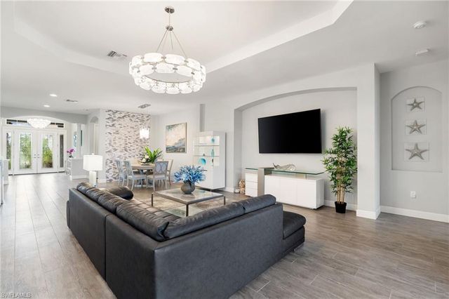 3298 Belon LN, Naples, FL 34114