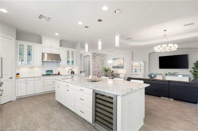 3298 Belon LN, Naples, FL 34114