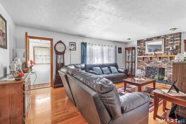 25 North Forest Circle, West Haven, CT 06516