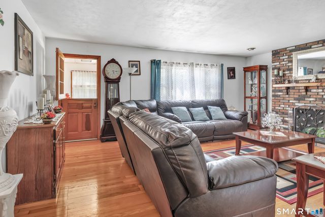 25 North Forest Circle, West Haven, CT 06516