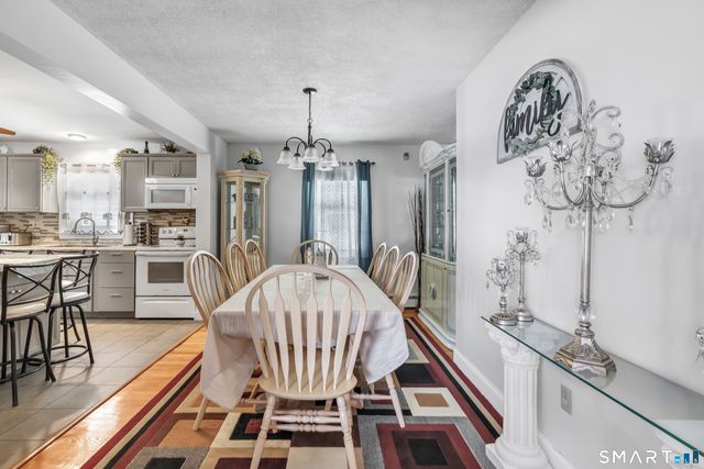 25 North Forest Circle, West Haven, CT 06516