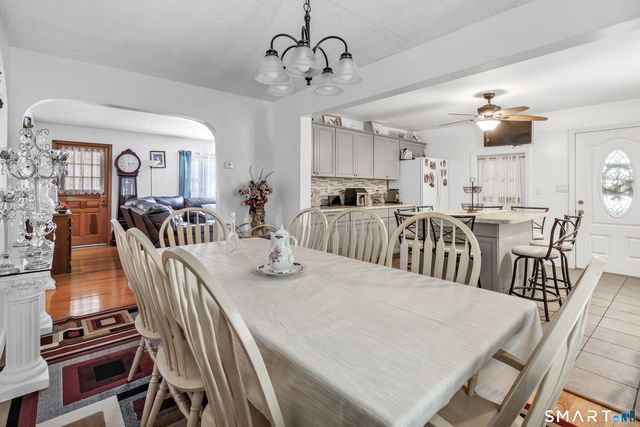 25 North Forest Circle, West Haven, CT 06516