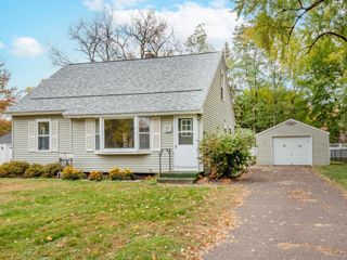 171 Downs Avenue, Maplewood, MN 55117