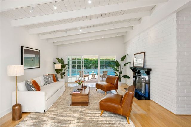 5901 Nita Avenue, Woodland Hills, CA 91367