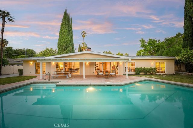 5901 Nita Avenue, Woodland Hills, CA 91367