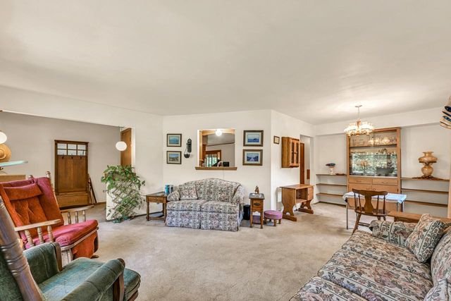 N69W29463 River Front DRIVE, Hartland, WI 53029