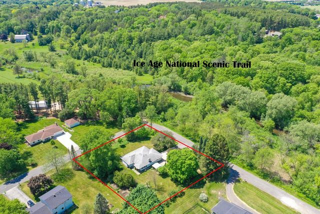 N69W29463 River Front DRIVE, Hartland, WI 53029