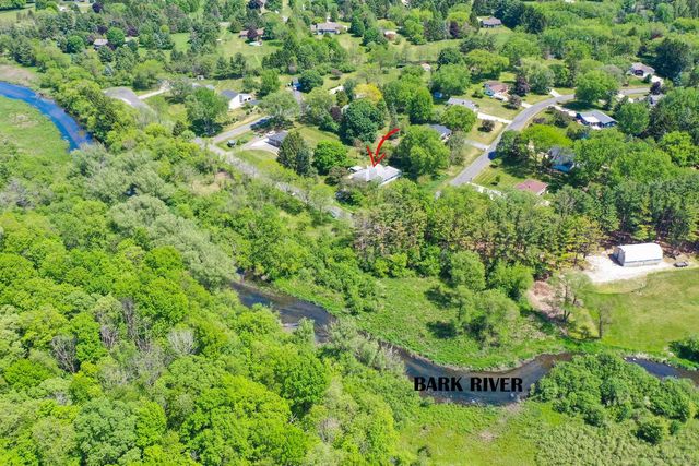 N69W29463 River Front DRIVE, Hartland, WI 53029
