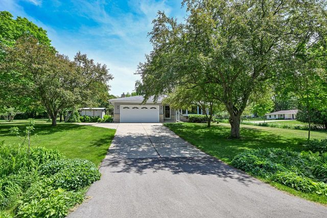 N69W29463 River Front DRIVE, Hartland, WI 53029