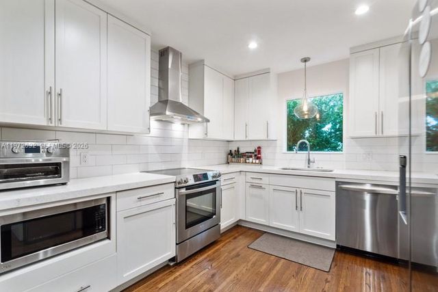 408 Como Ave, Coral Gables, FL 33146