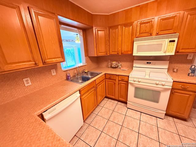 1911 Beechaven, San Antonio, TX 78207