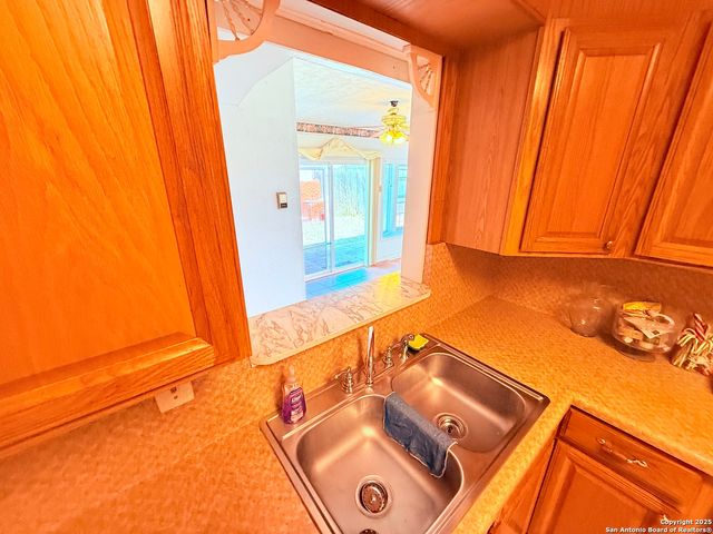 1911 Beechaven, San Antonio, TX 78207