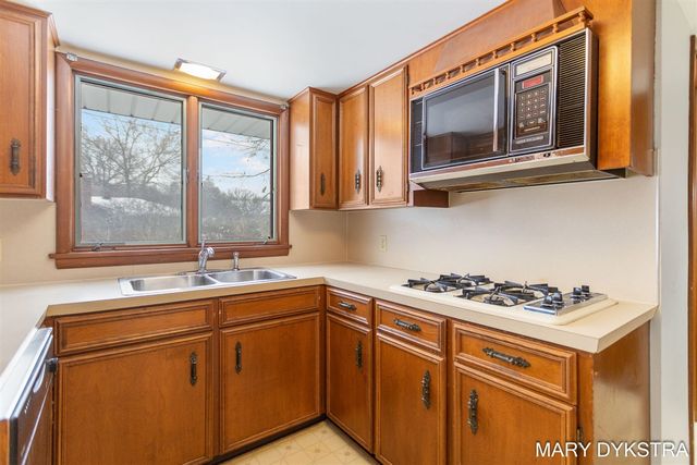 409 W Lakewood Boulevard, Holland, MI 49424