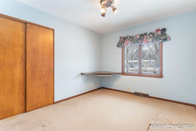 409 W Lakewood Boulevard, Holland, MI 49424