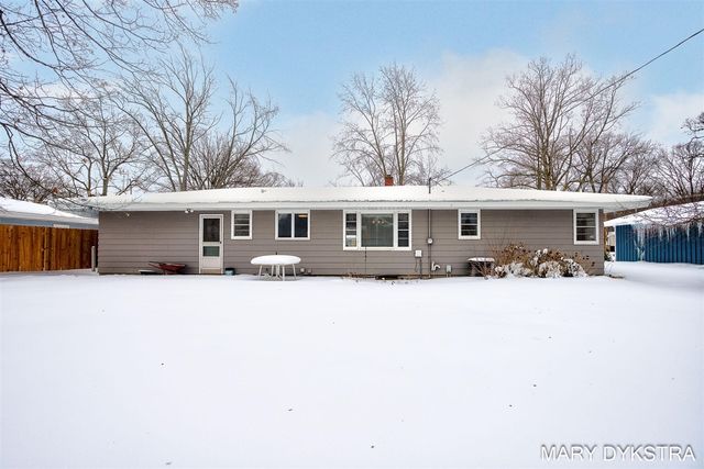 409 W Lakewood Boulevard, Holland, MI 49424