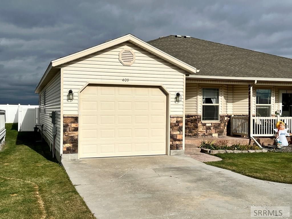 Image 2 of property listing at 409 Neff Circle, Blackfoot, ID 83221