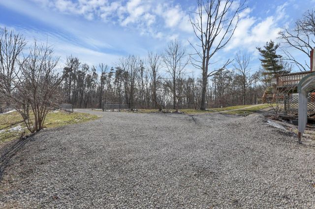 5850 Borah Hill Road, Sugar Grove, OH 43155