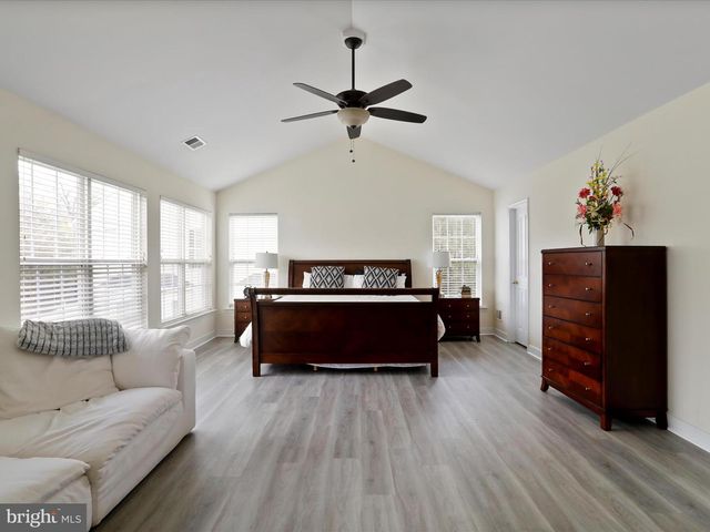 17402 COBB CT, Hagerstown, MD 21740