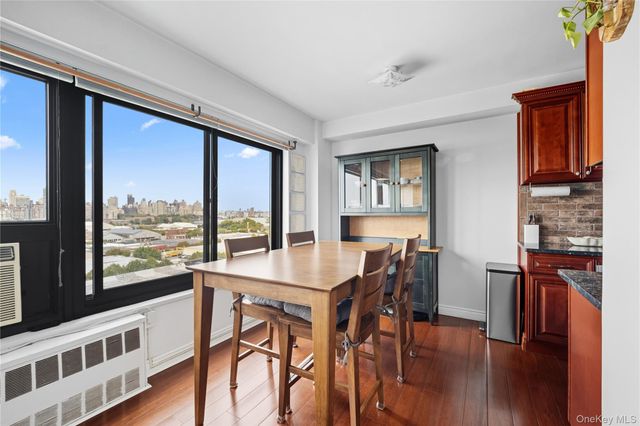 33-65 14th Street 11A, Astoria, NY 11106