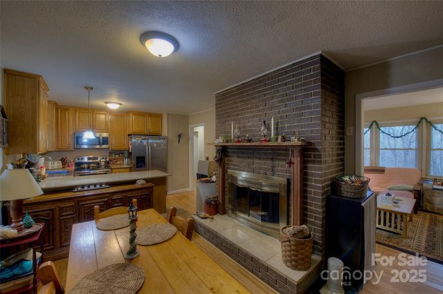 583 Deer Park Lake Road, Spruce Pine, NC 28777