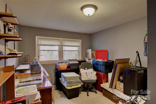 583 Deer Park Lake Road, Spruce Pine, NC 28777