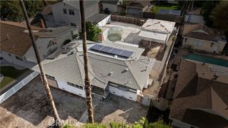 18928 Victory Boulevard, Tarzana (los Angeles), CA 91335