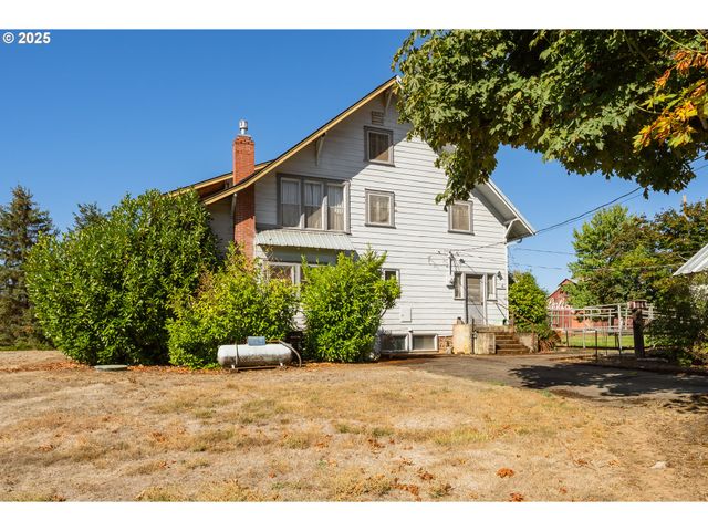 7505 GARDEN VALLEY Rd 7, Roseburg, OR 97471