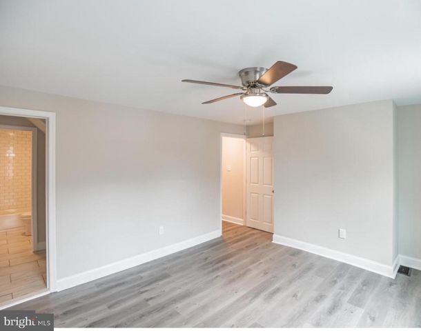 404 LAWRENCE ST, Burlington, NJ 08016