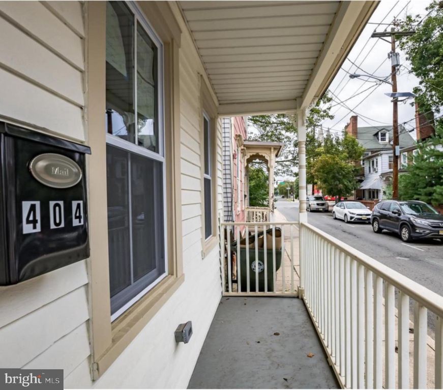 404 LAWRENCE ST, BURLINGTON, NJ 08016 — photo 2