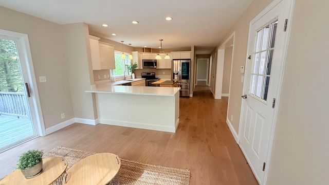 249 Cooper Hill Road, Nottingham, NH 03290